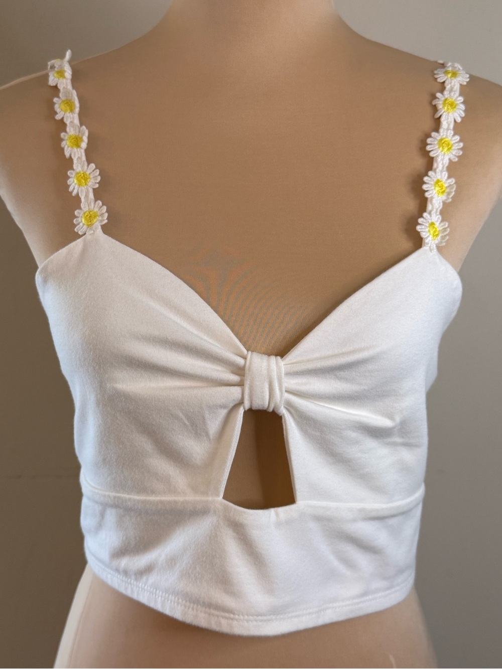 Emma & Sam daisy floral strap white crop top SZ LG